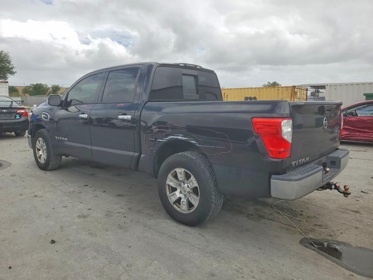 NISSAN TITAN 2017 — 3