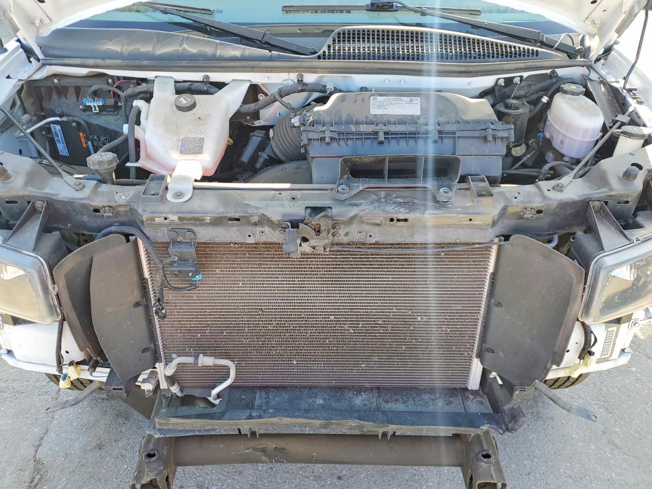 CHEVROLET EXPRESS G2500 2022 — 12