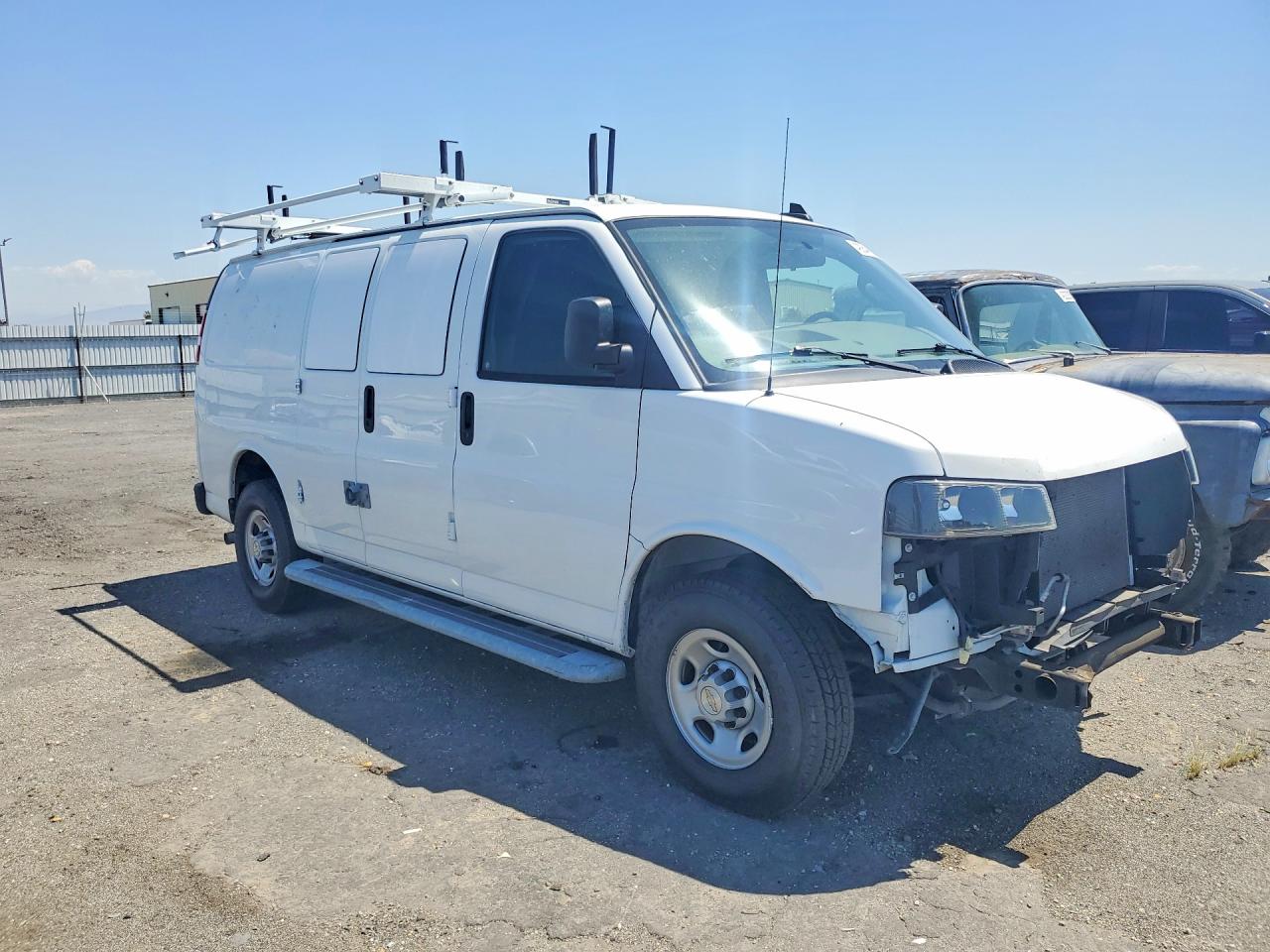 CHEVROLET EXPRESS G2500 2022 — 5