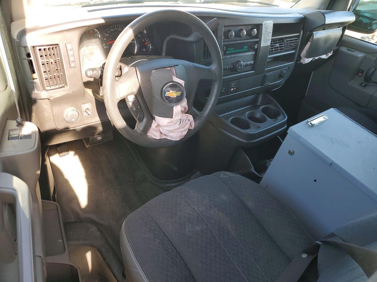 CHEVROLET EXPRESS G2500 2022 — 9