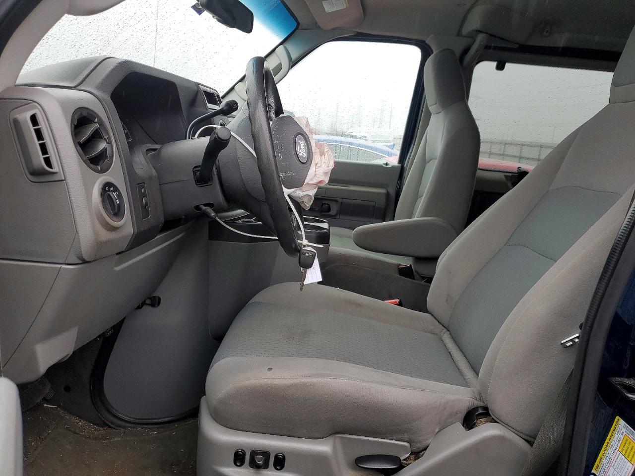 FORD ECONOLINE 2009 — 8