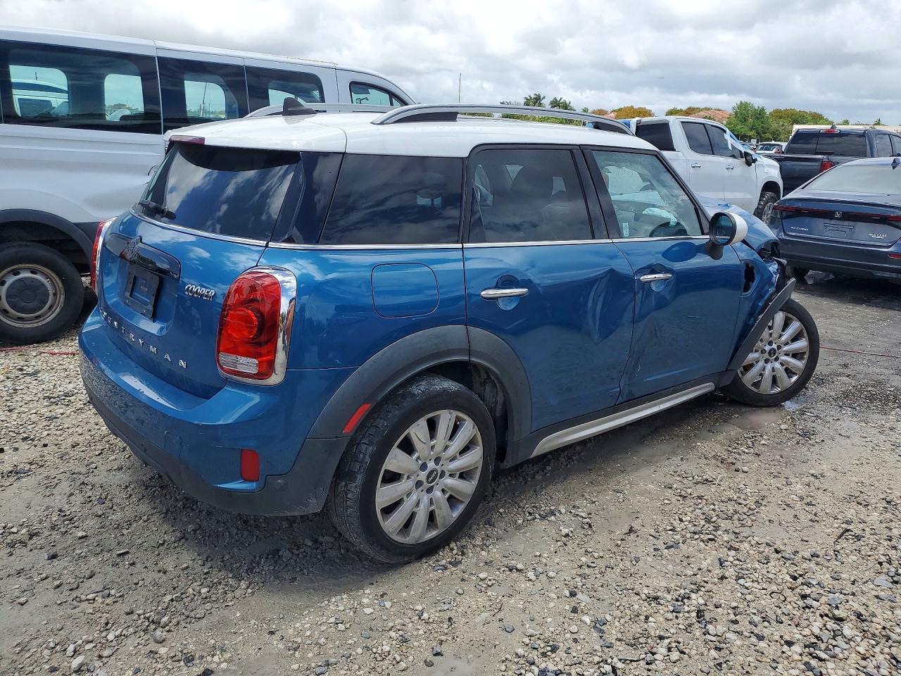 MINI COOPER 2017 — 4