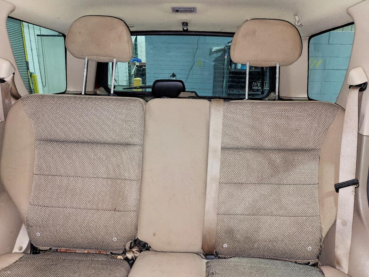 FORD ESCAPE 2005 — 11