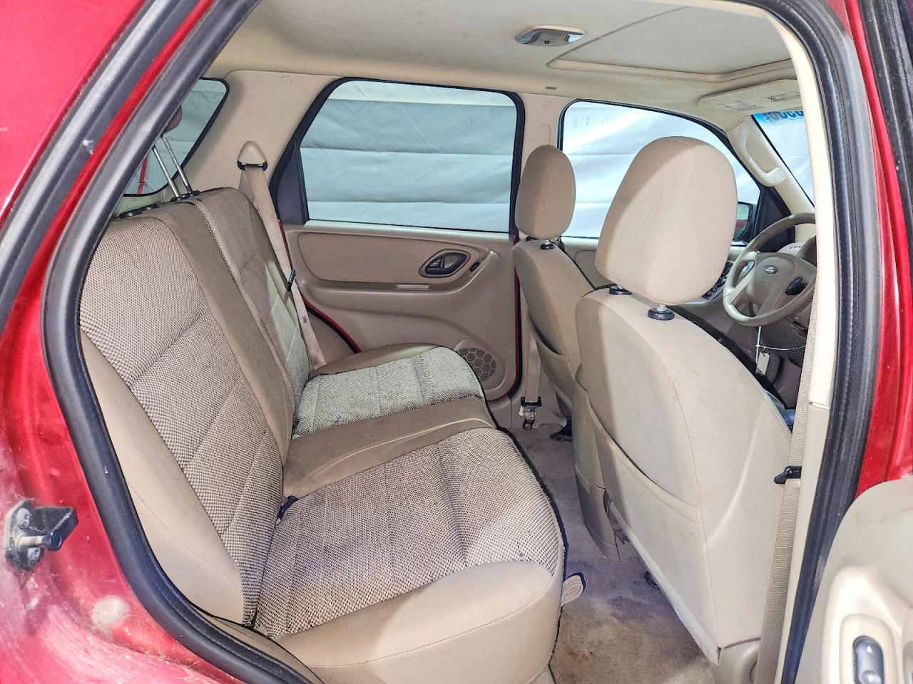 FORD ESCAPE 2005 — 12