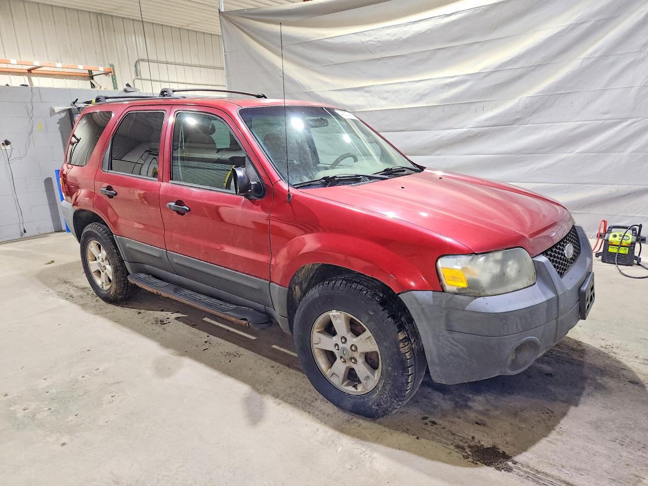 FORD ESCAPE 2005 — 5