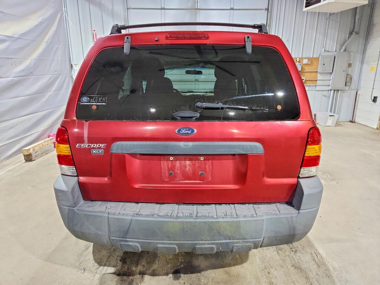 FORD ESCAPE 2005 — 7