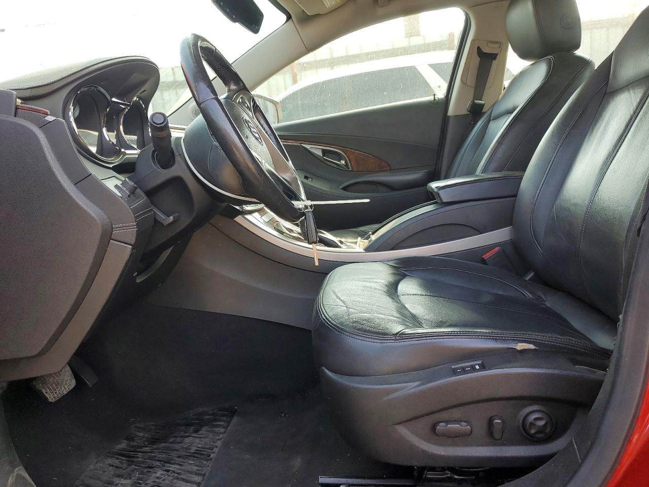 BUICK LACROSSE 2012 — 8