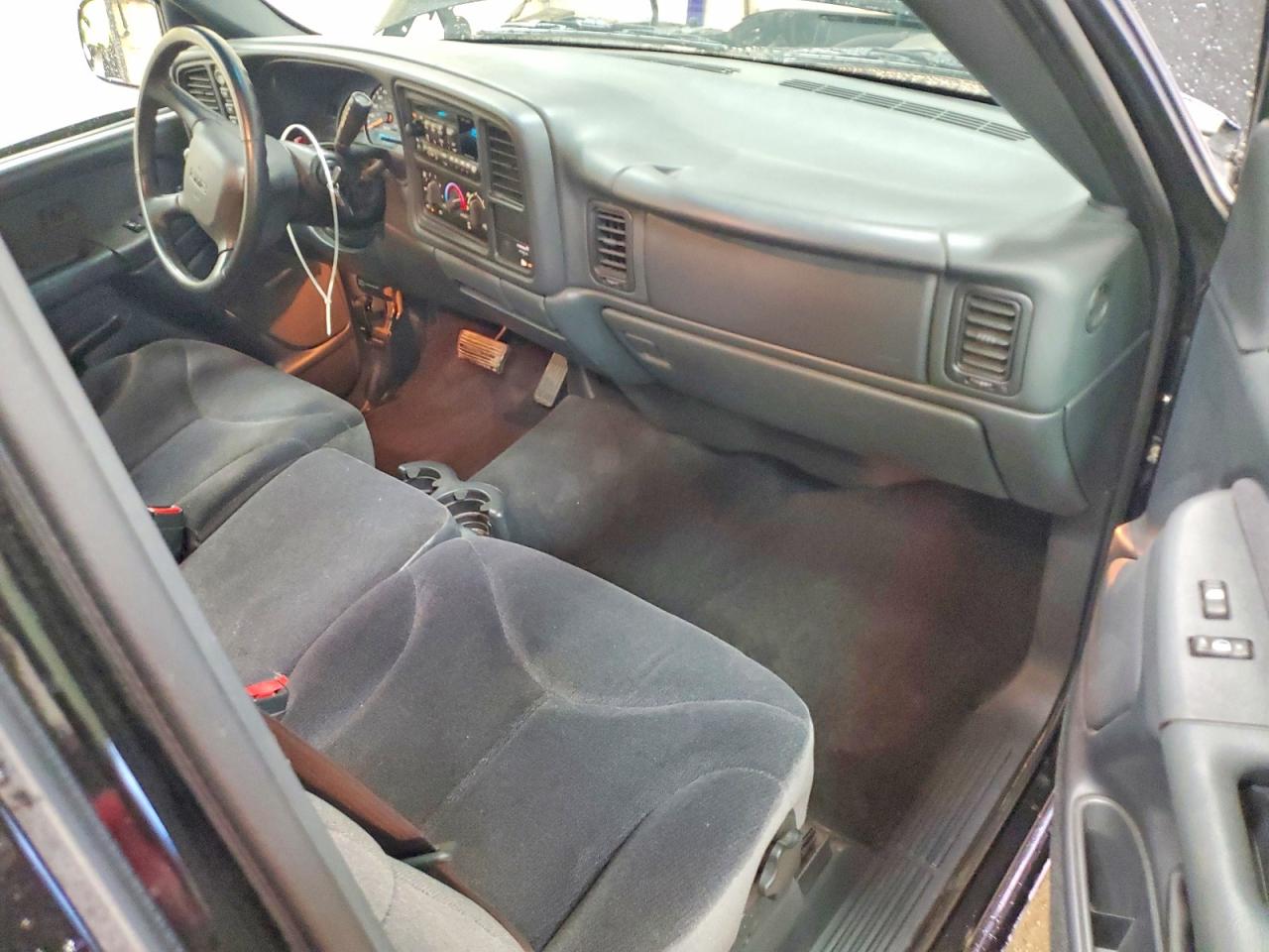 GMC NEW SIERRA 2002 — 9