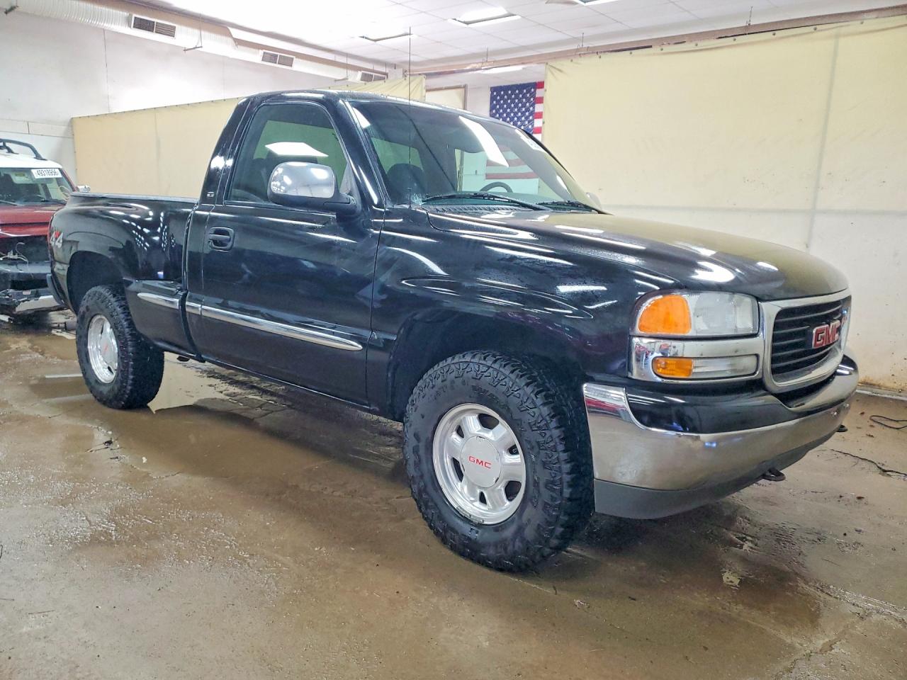 GMC NEW SIERRA 2002 — 5