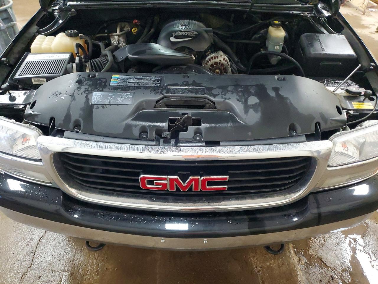 GMC NEW SIERRA 2002 — 12