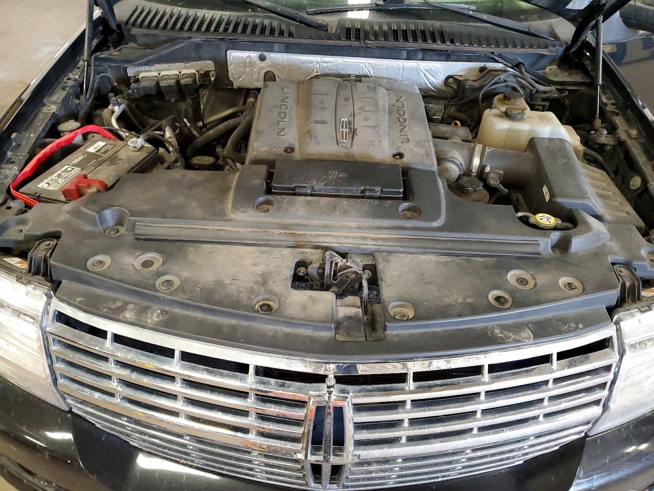 LINCOLN NAVIGATOR 2014 — 12