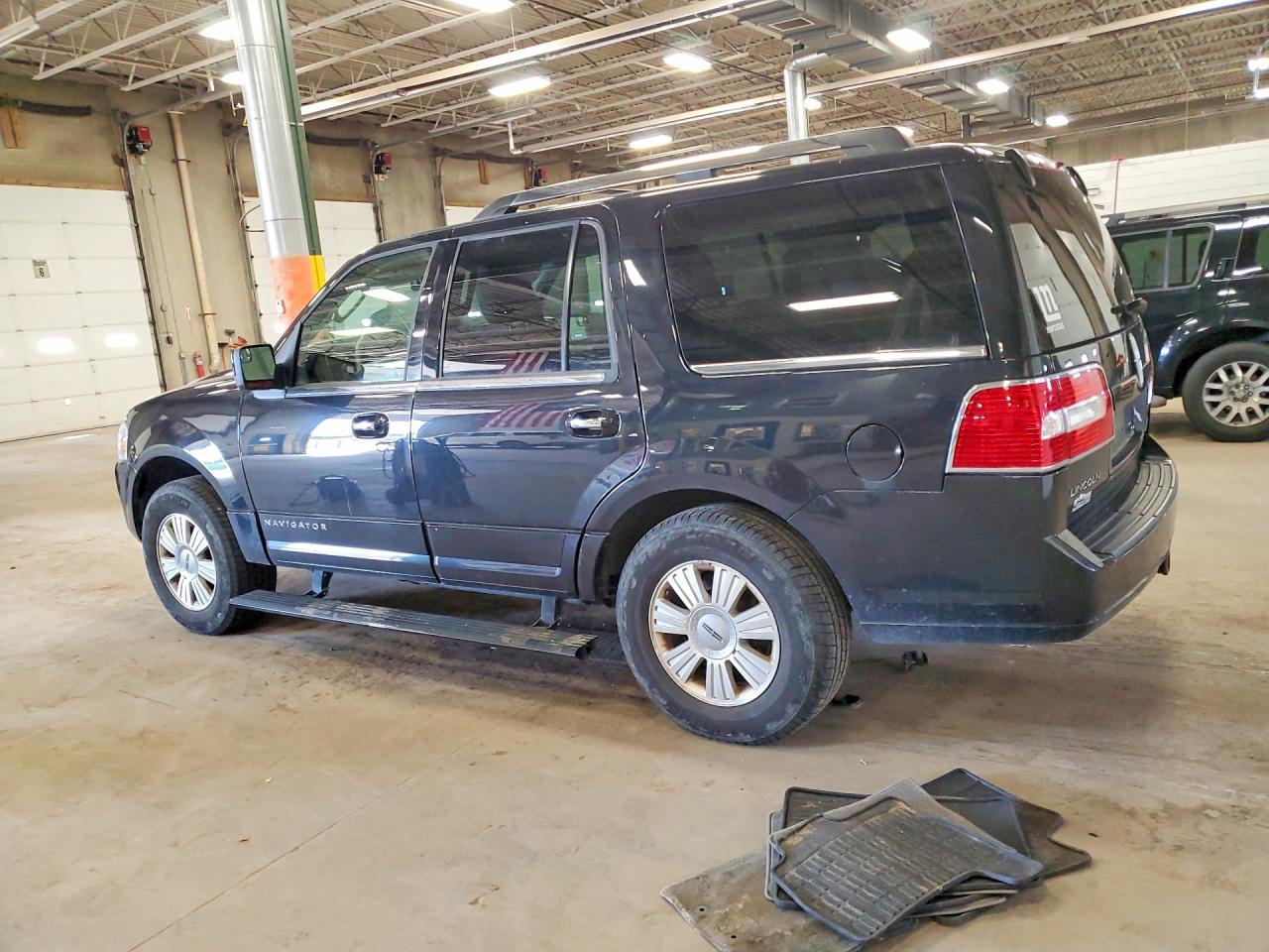 LINCOLN NAVIGATOR 2014 — 3