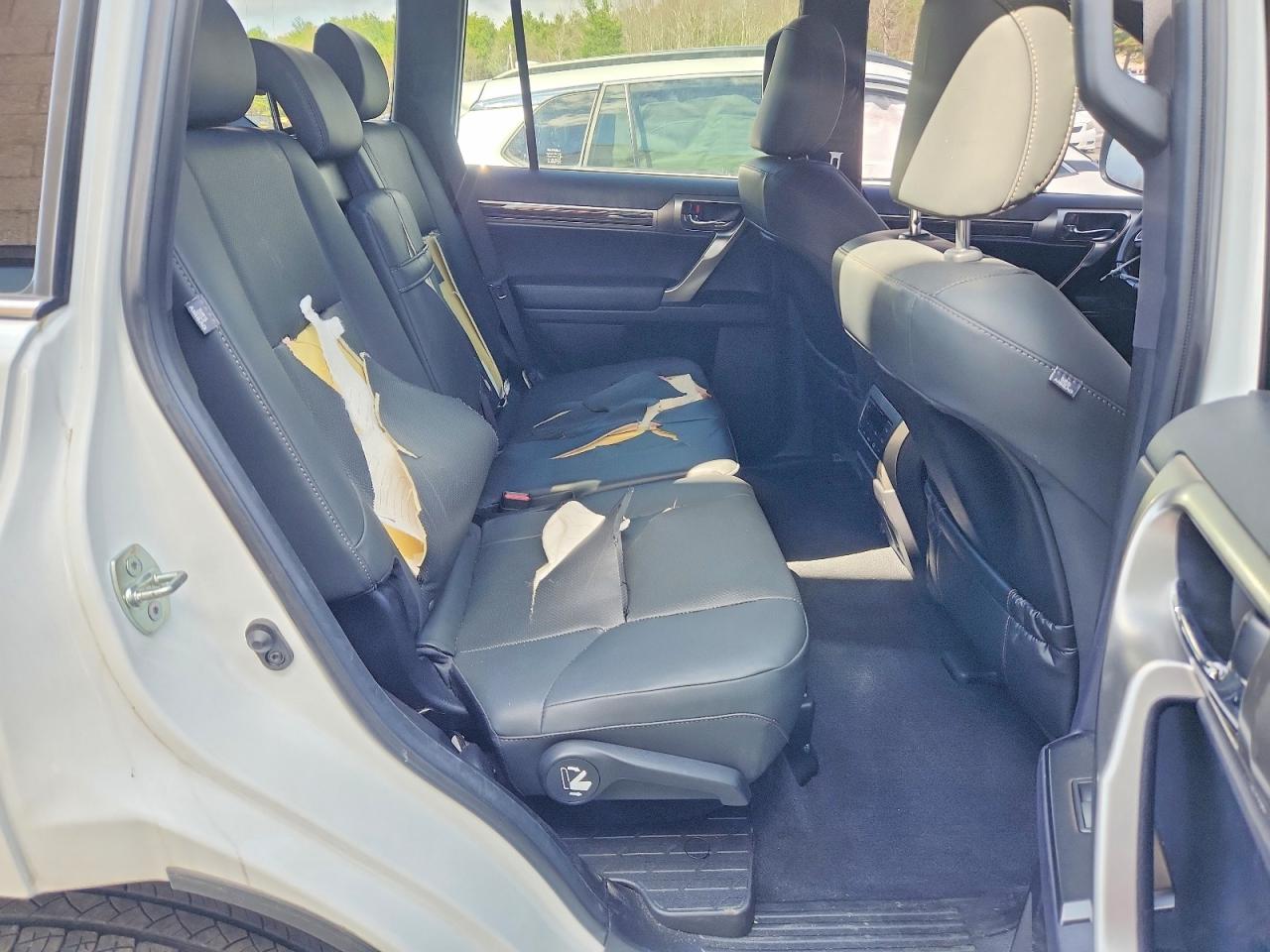 LEXUS GX 2023 — 12