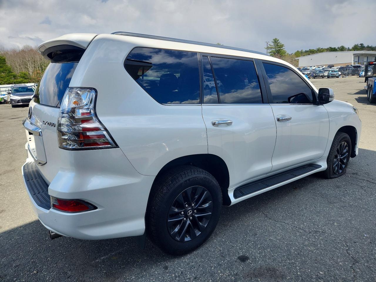 LEXUS GX 2023 — 4