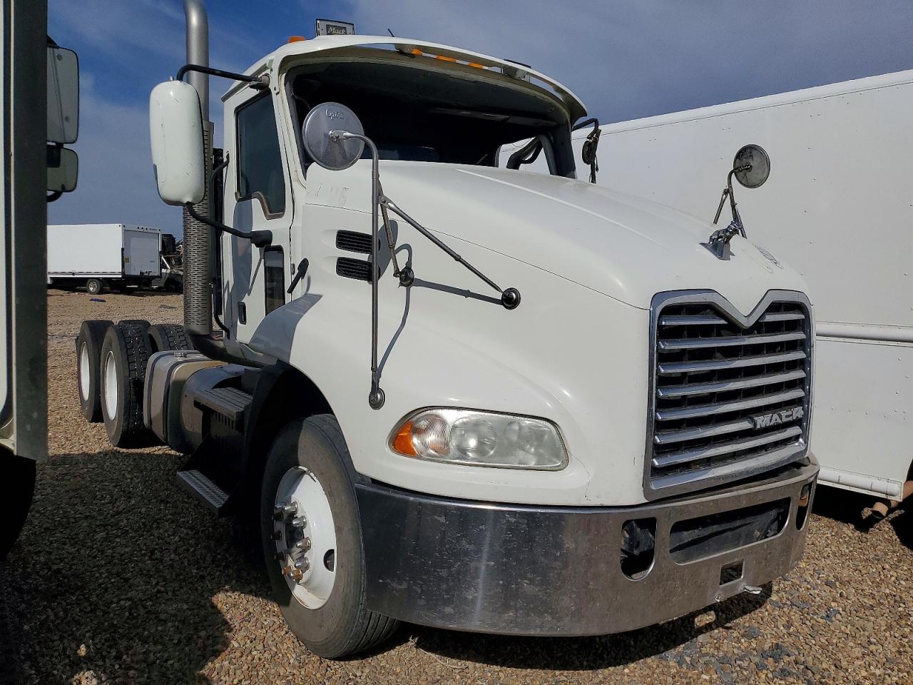 MACK CXU613 2012 — 2