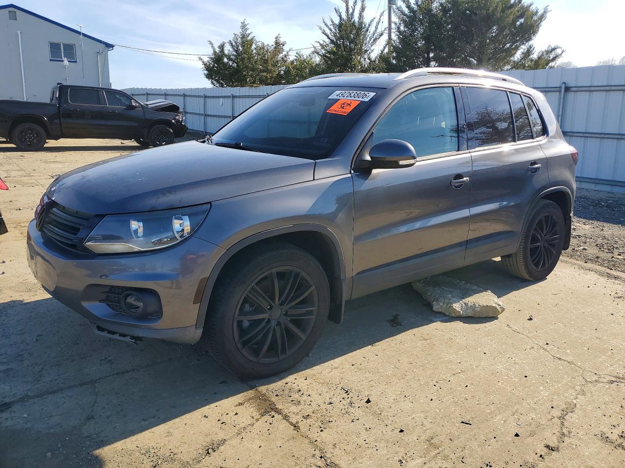 VOLKSWAGEN TIGUAN 2015 — 2