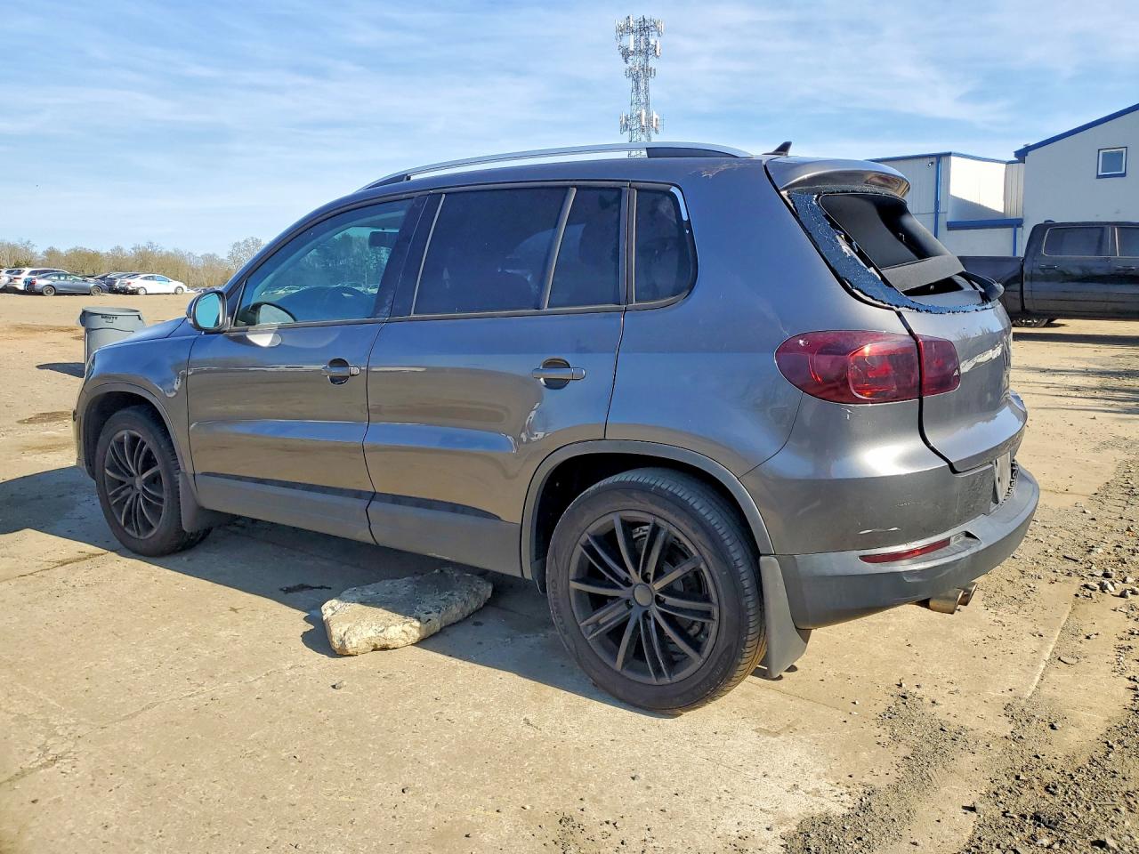 VOLKSWAGEN TIGUAN 2015 — 3