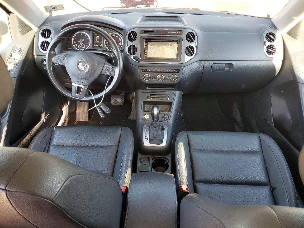 VOLKSWAGEN TIGUAN 2015 — 9