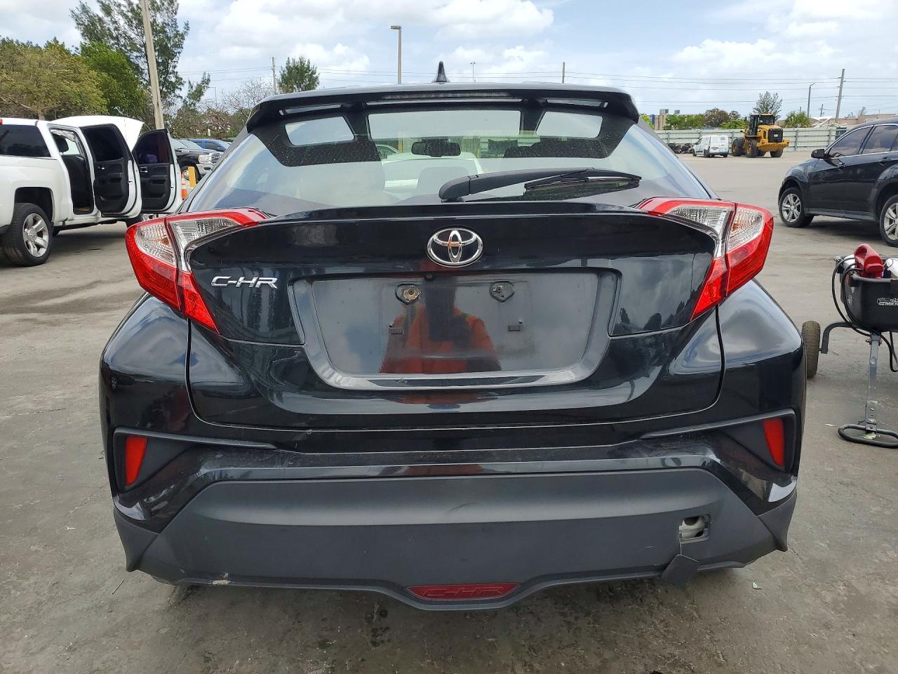 TOYOTA C-HR 2018 — 7