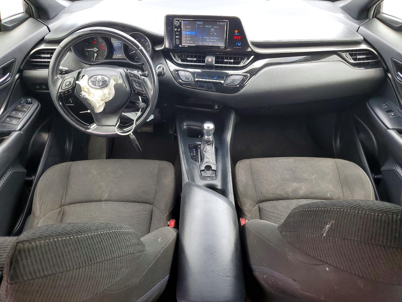TOYOTA C-HR 2018 — 9