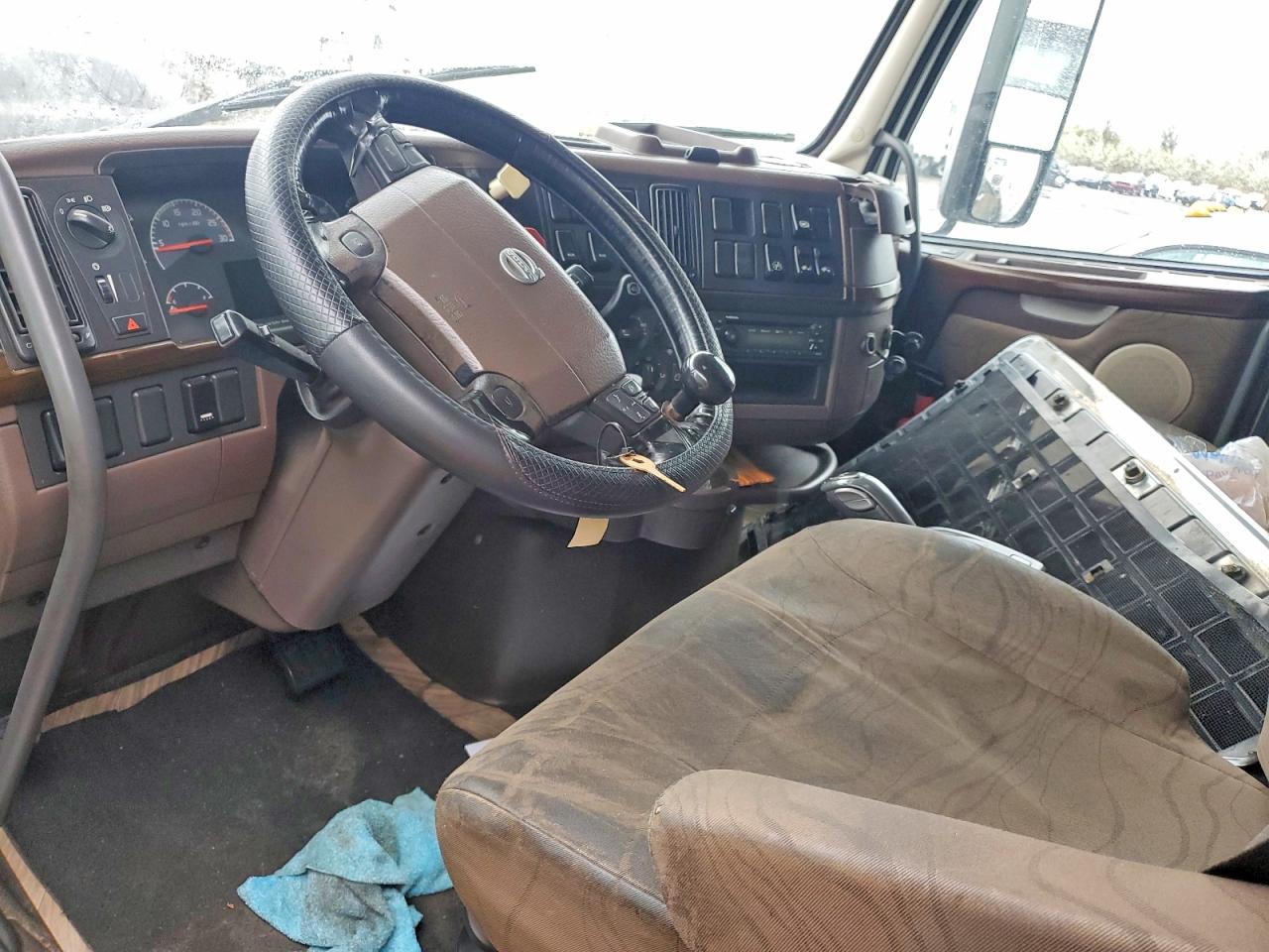 VOLVO VNL 2014 — 10