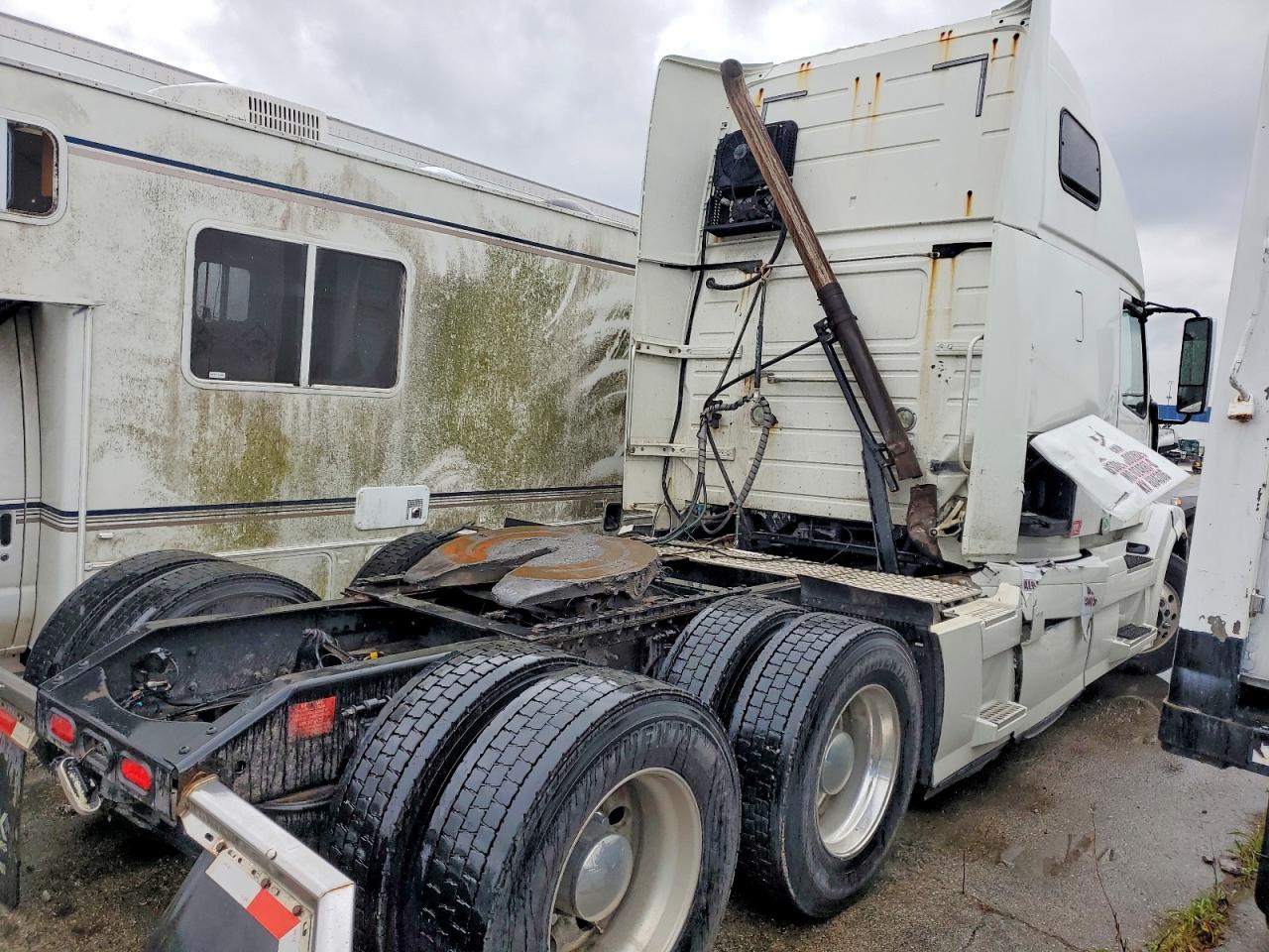 VOLVO VNL 2014 — 5