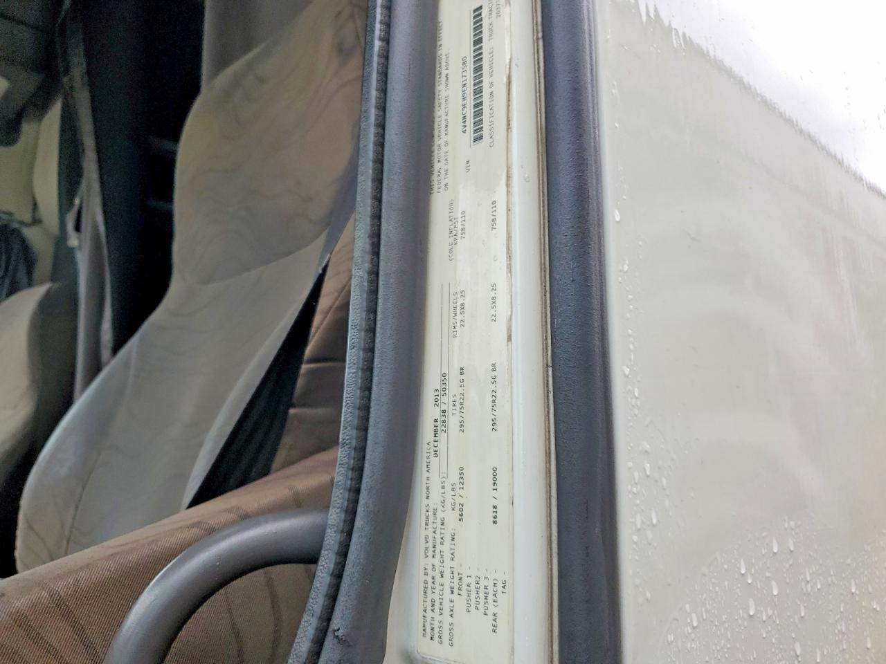 VOLVO VNL 2014 — 11