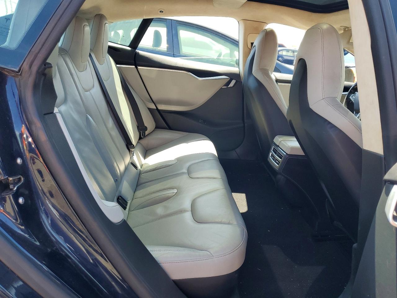 TESLA MODEL S 2014 — 12