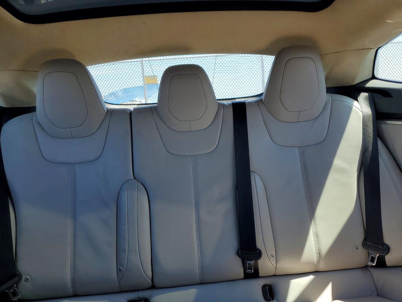 TESLA MODEL S 2014 — 11