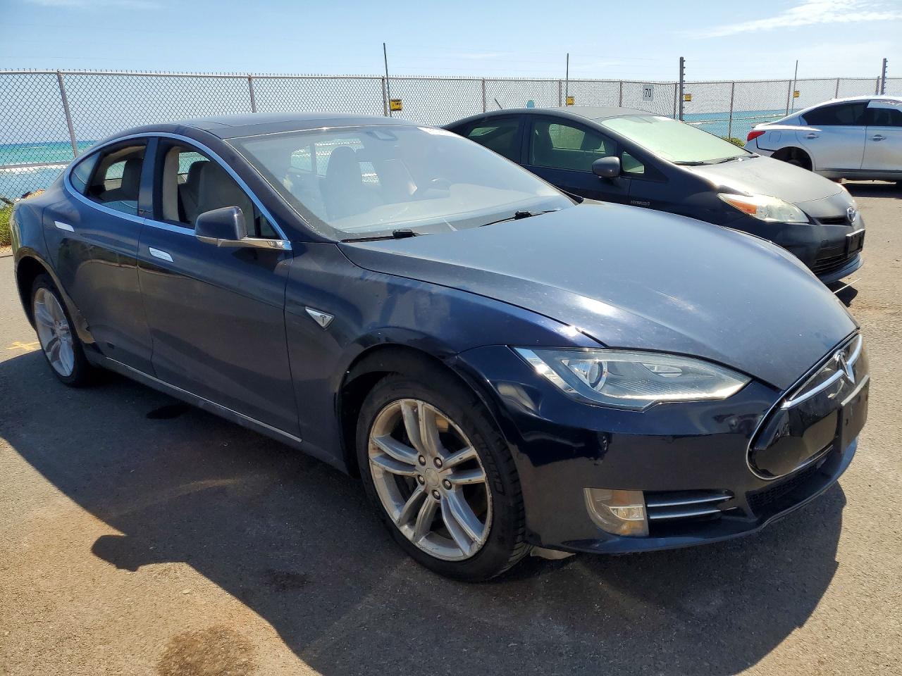 TESLA MODEL S 2014 — 5