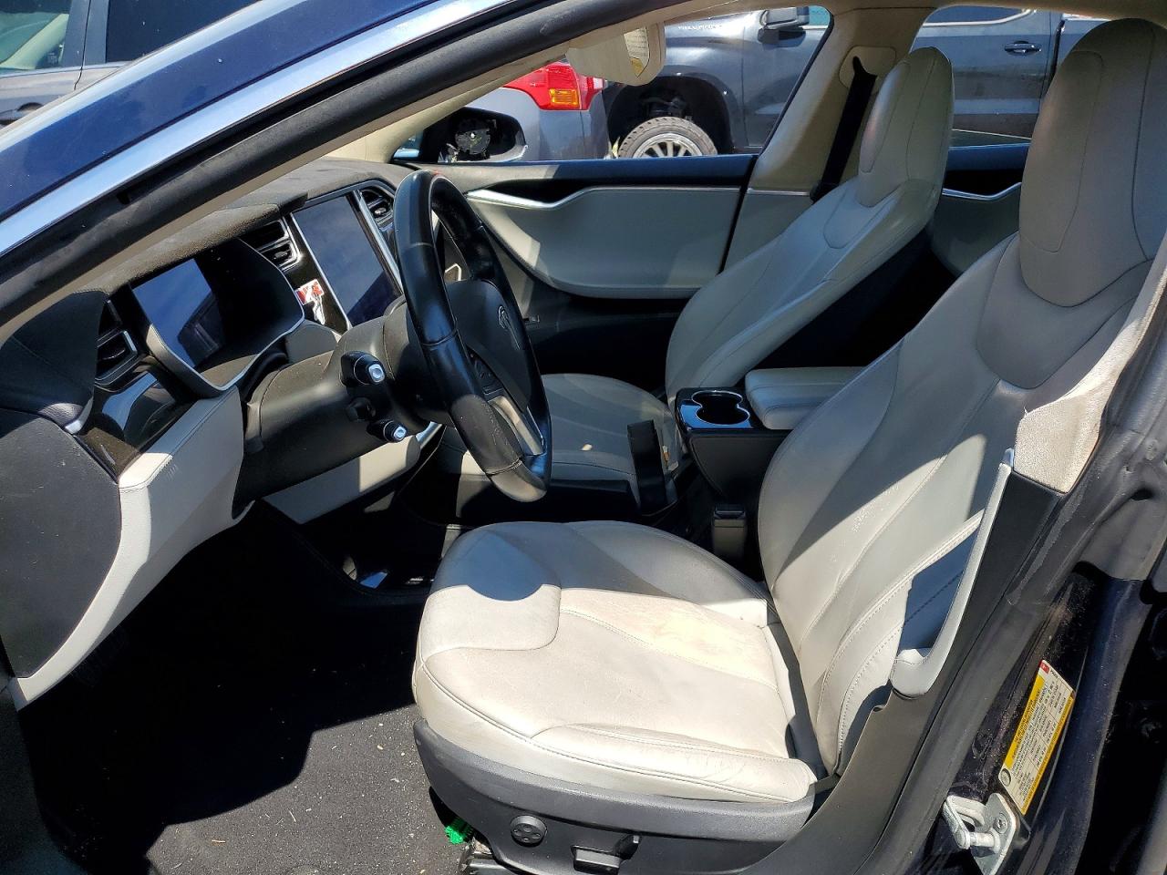 TESLA MODEL S 2014 — 8