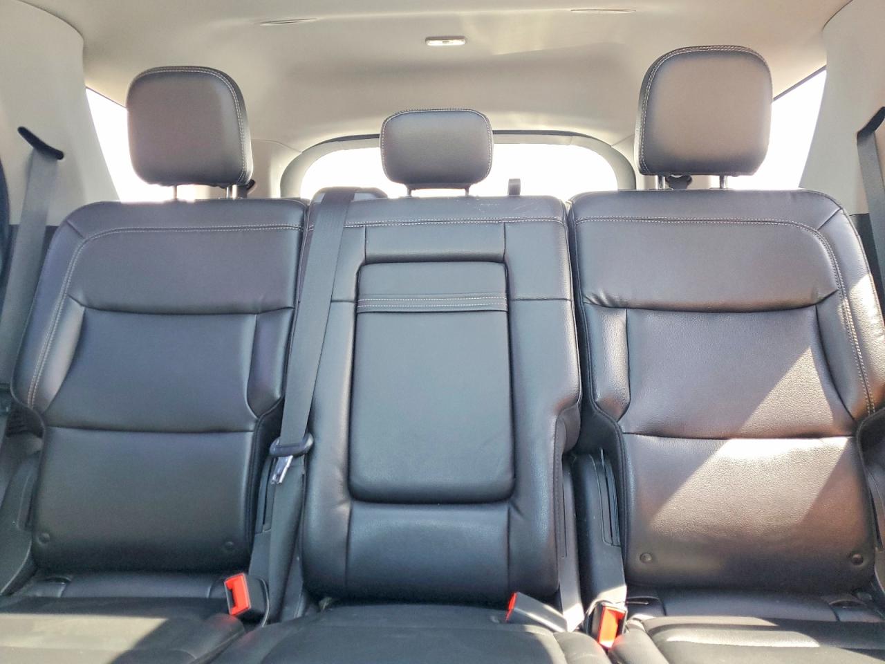 FORD EXPLORER 2020 — 11