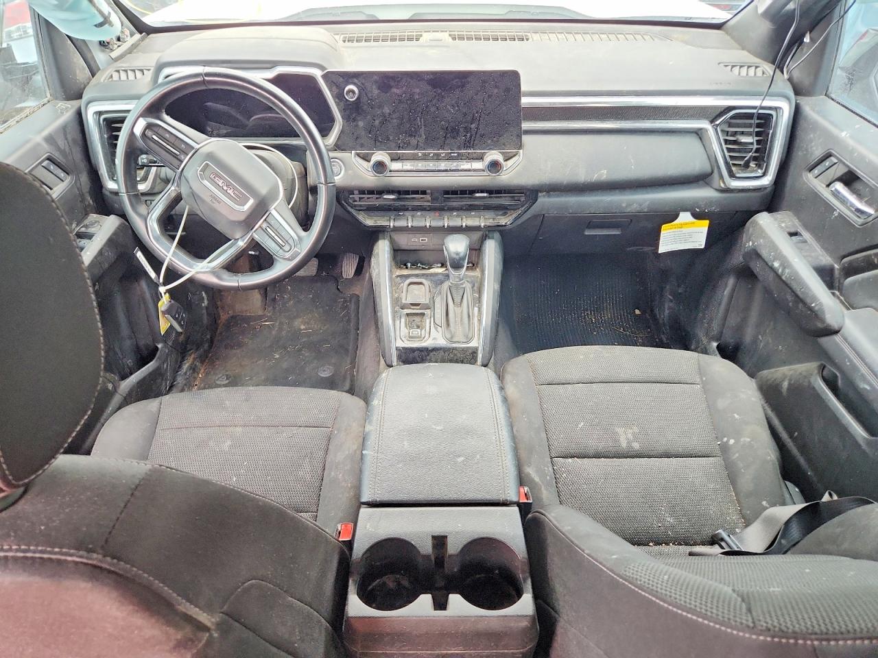 GMC CANYON 2024 — 9