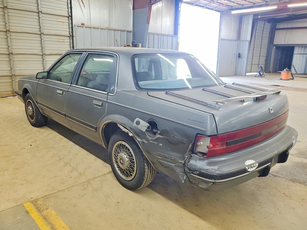 BUICK CENTURY 1990 — 3