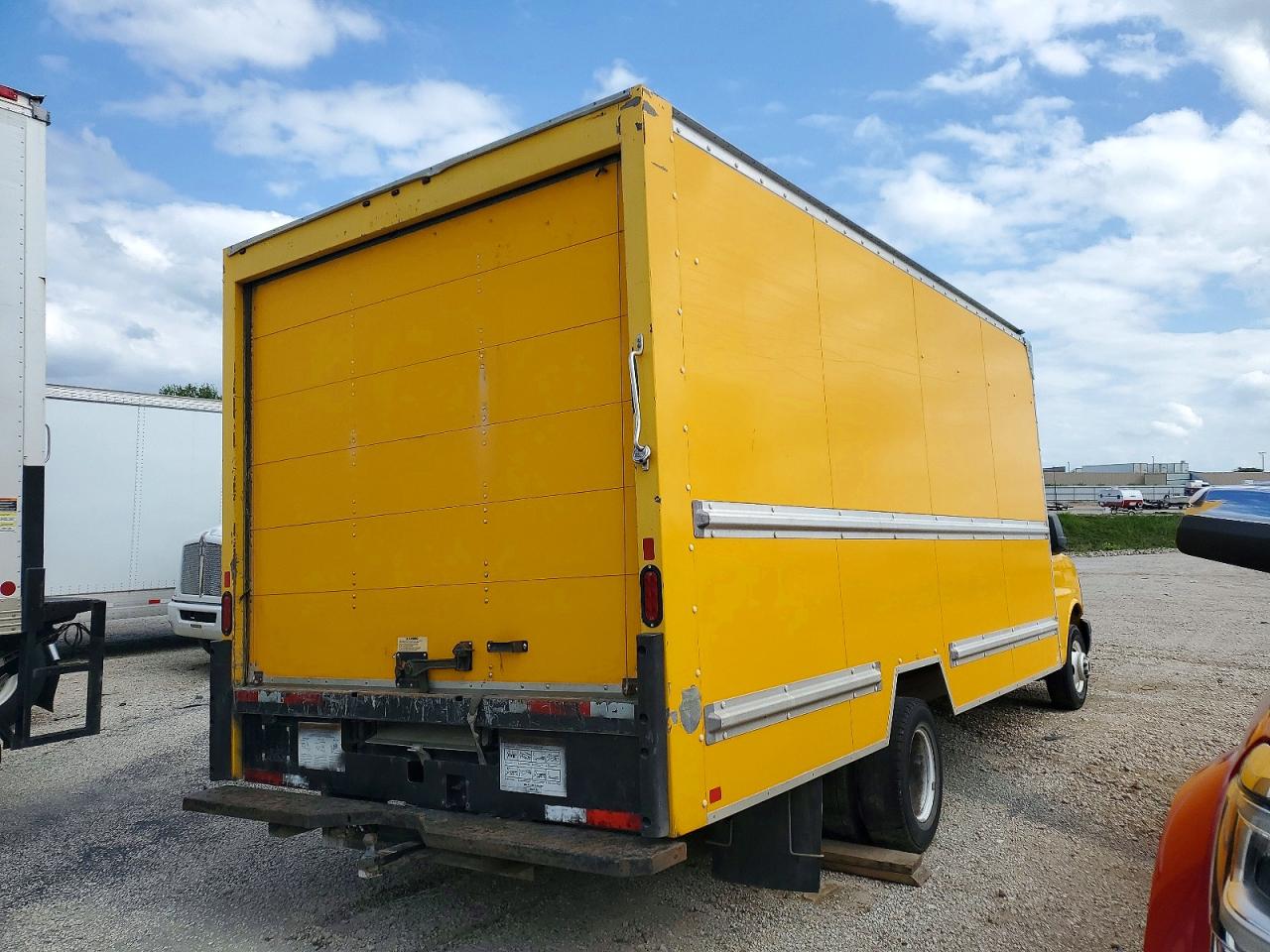 2017 GMC SAVANA CUTAWAY G3500
