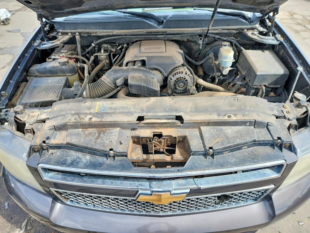 CHEVROLET SUBURBAN 2010 — 13