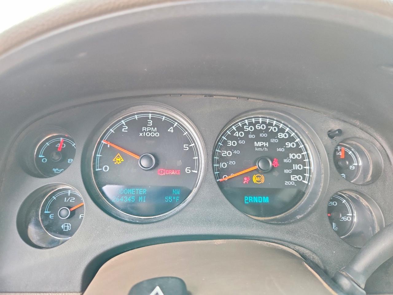 CHEVROLET SUBURBAN 2010 — 10
