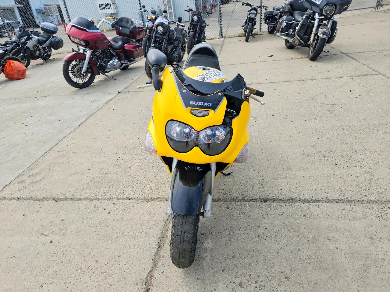 SUZUKI GSX600 2003 — 3