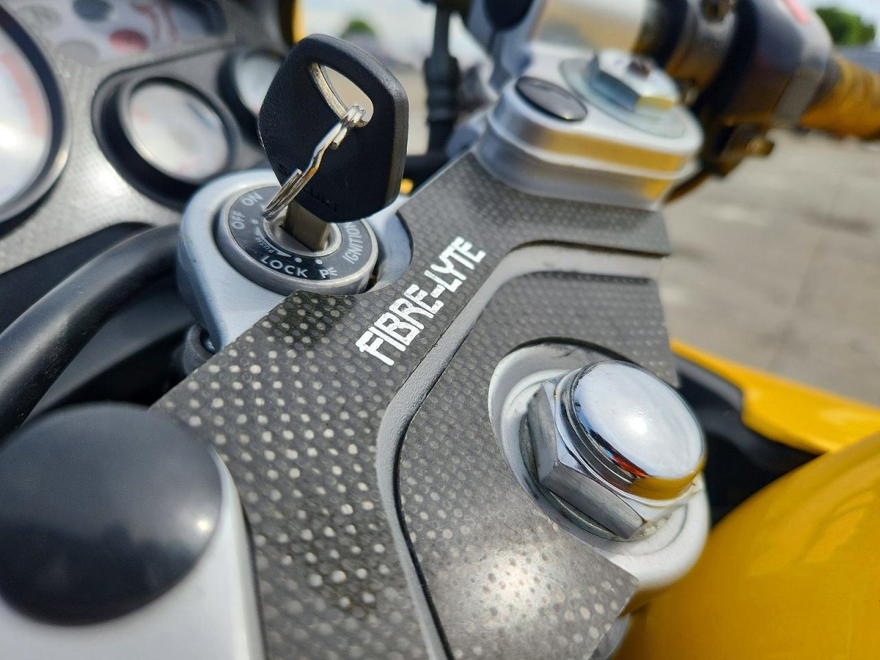 SUZUKI GSX600 2003 — 9