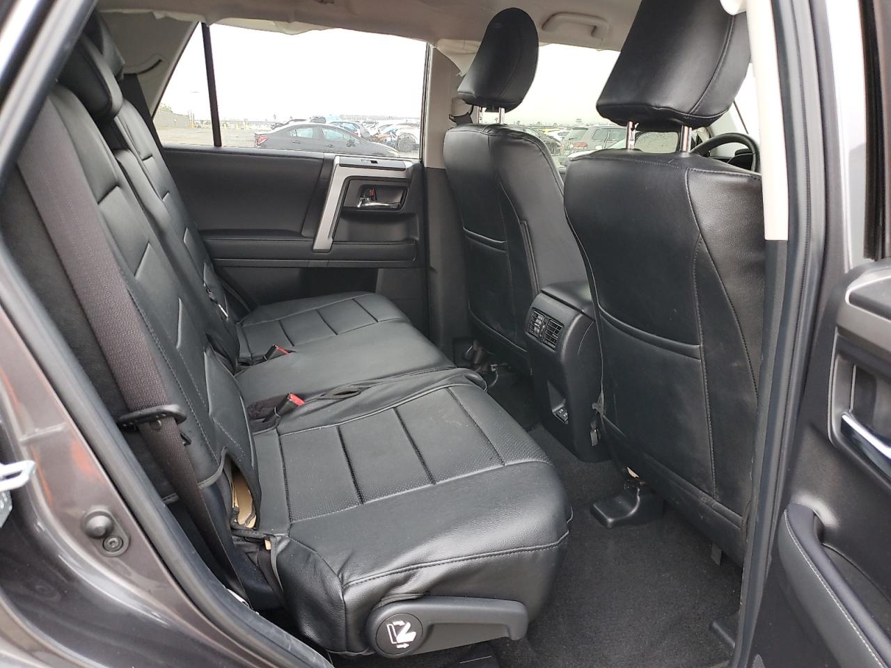 TOYOTA 4RUNNER 2021 — 12