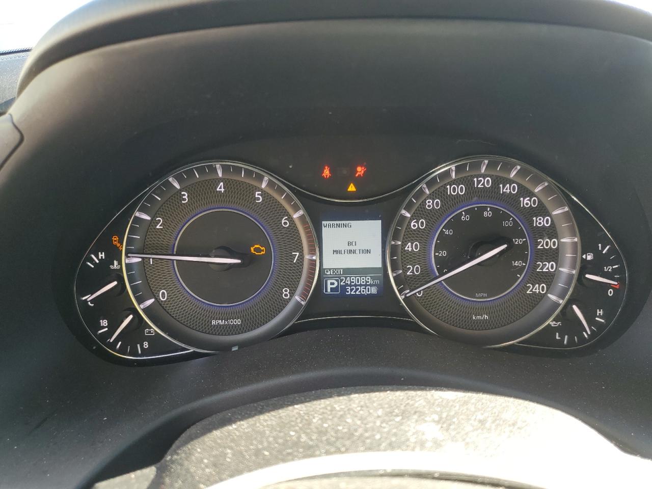 INFINITI QX80 2015 — 10