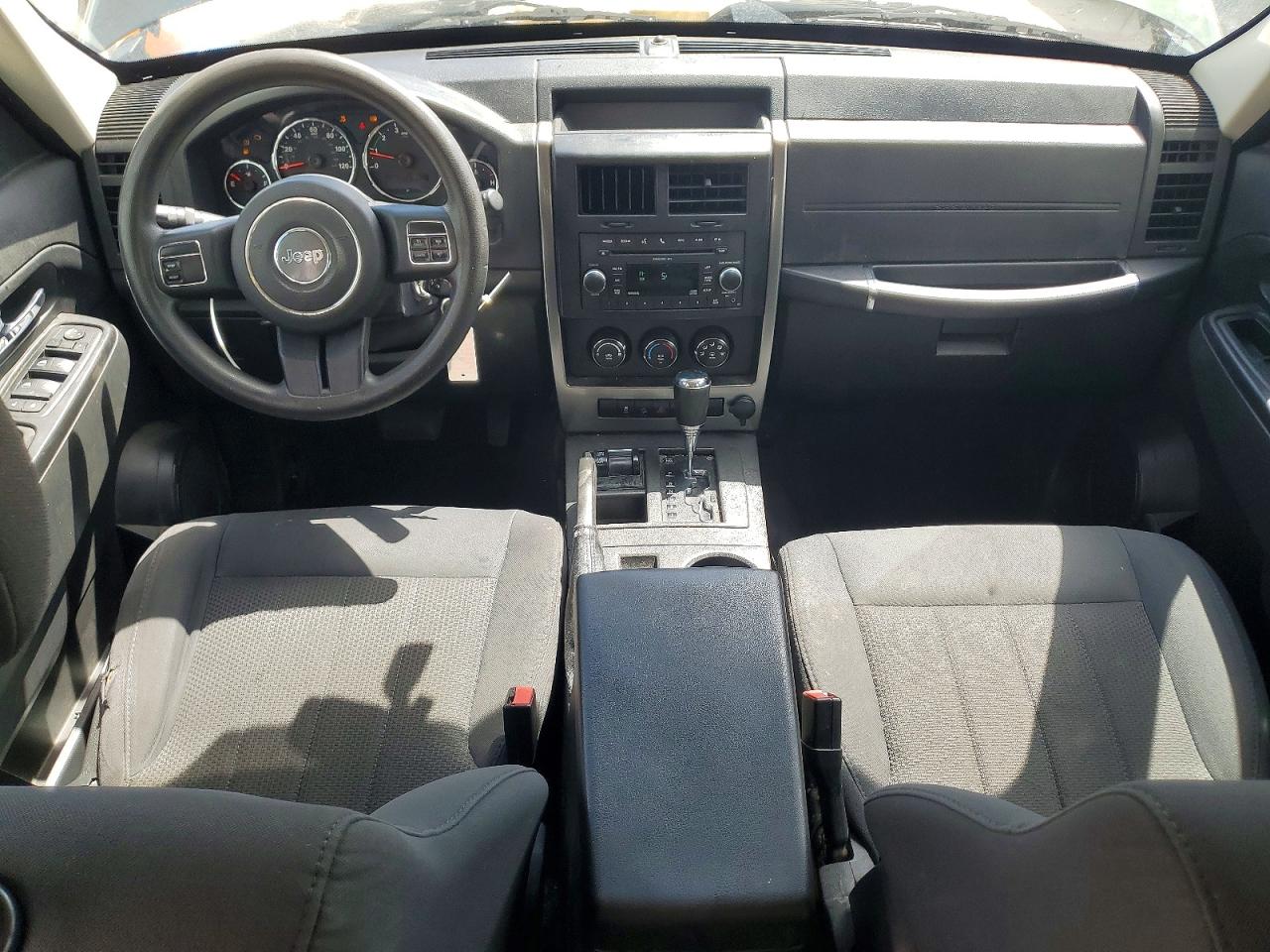 JEEP LIBERTY 2011 — 9