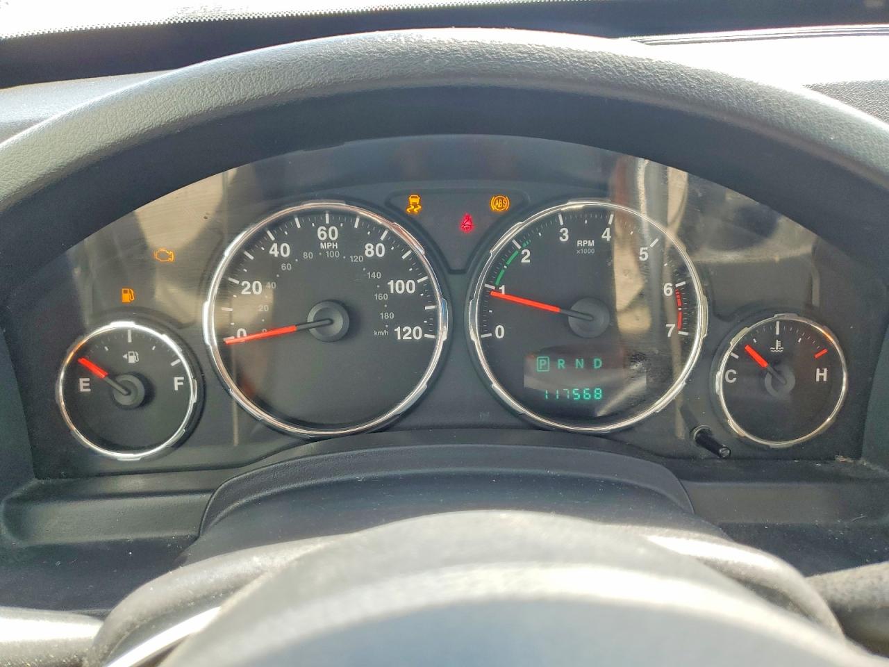 JEEP LIBERTY 2011 — 10