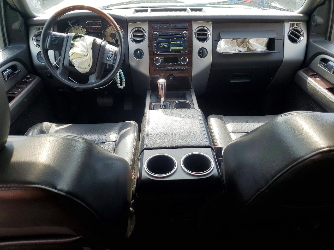 FORD EXPEDITION 2010 — 9