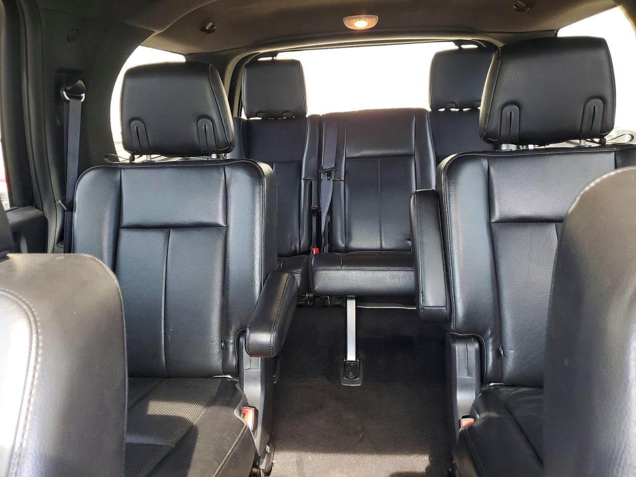 FORD EXPEDITION 2010 — 11