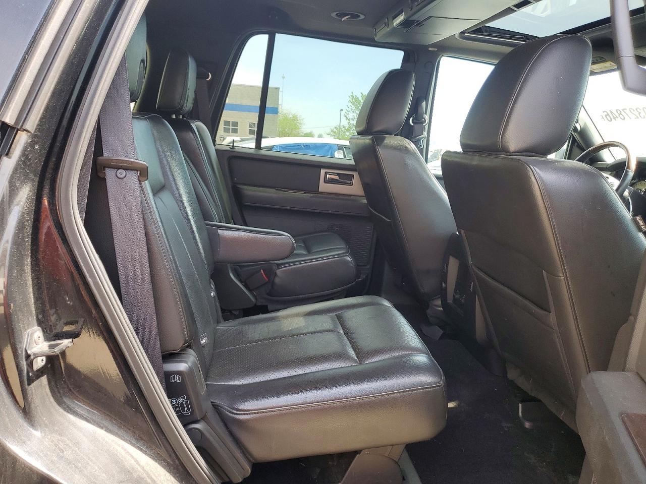 FORD EXPEDITION 2010 — 12