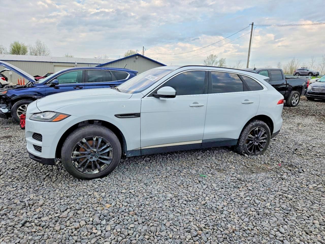 JAGUAR F-PACE 2017 — 2