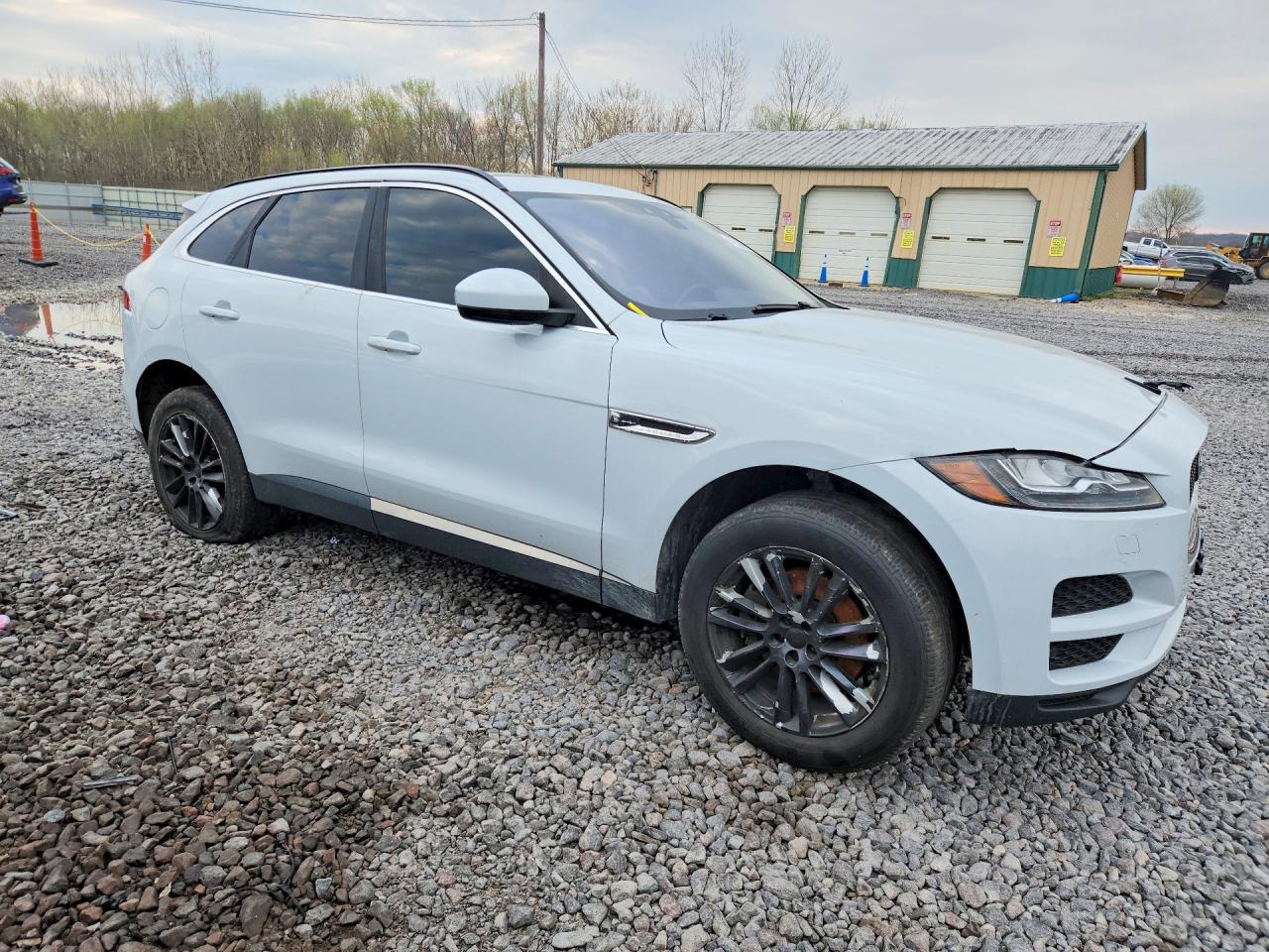 JAGUAR F-PACE 2017 — 5
