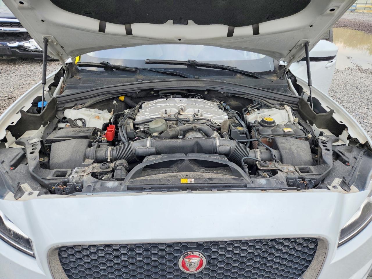JAGUAR F-PACE 2017 — 12