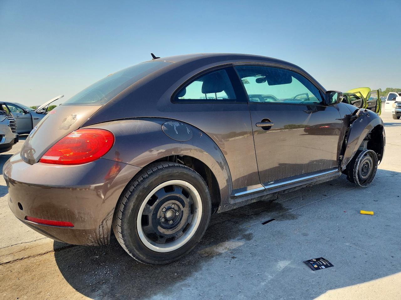 VOLKSWAGEN BEETLE 2013 — 4
